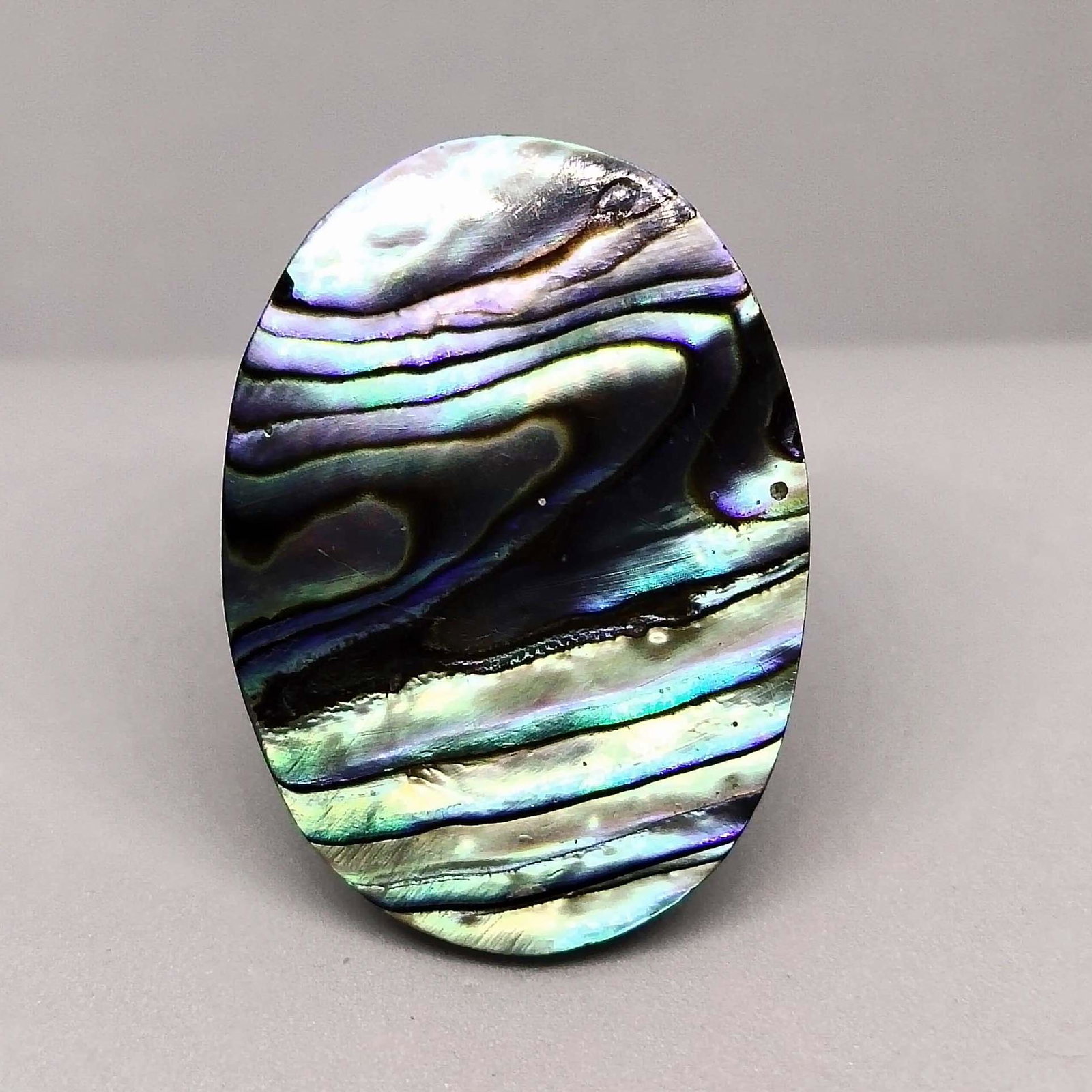 32.3 ct Natural Abalone Shell: Natural Abalone Shell with an exact weight is 32.3 ct.Top Quality stone