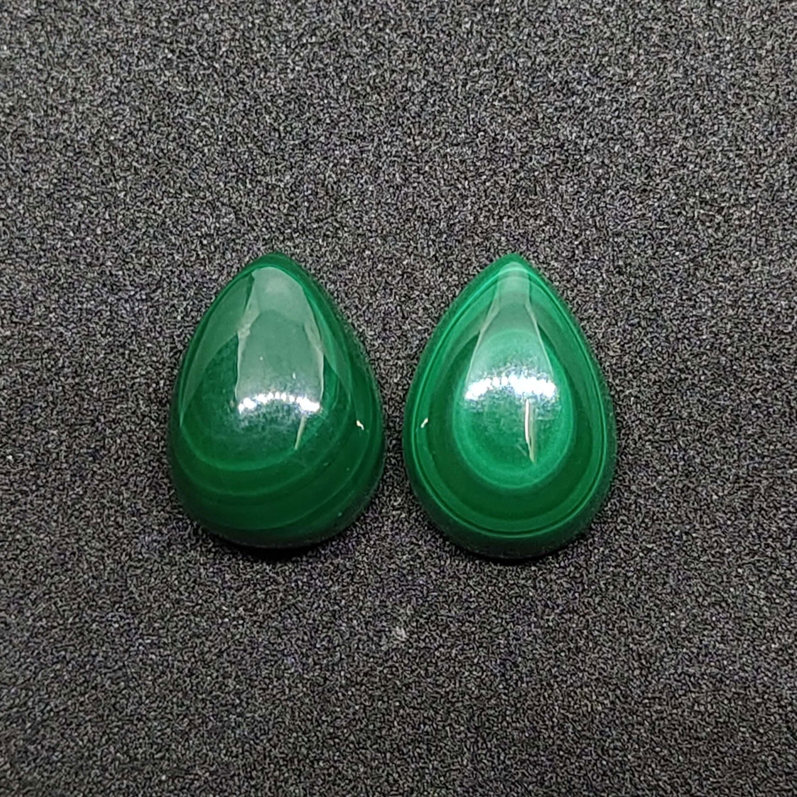 21.30 ct Natural Malachite Pair: Natural Malachite Pair with an exact weight is 21.30 ct.Top Quality stone