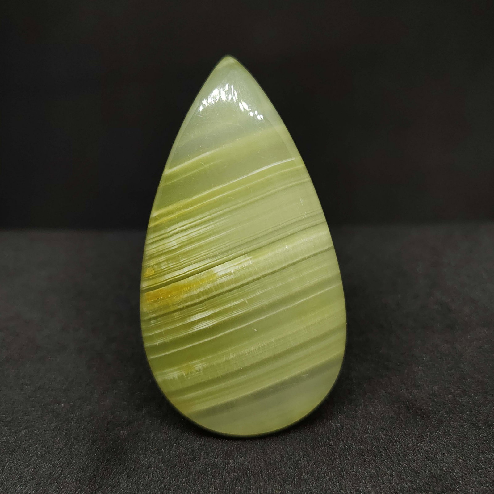 58.60 ct Natural Lemon Lace Agate: Natural Lemon Lace Agate with an exact weight is 58.60 ct.Top Quality stone