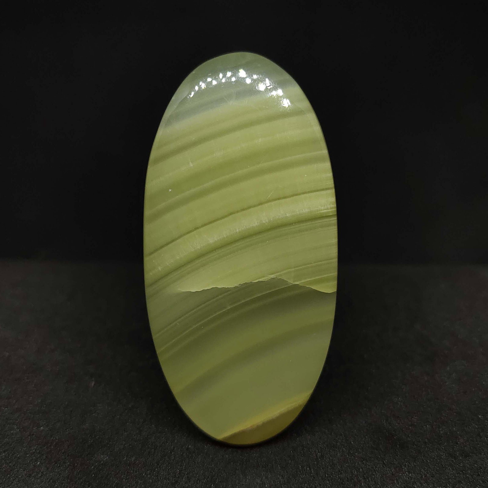 62.40 ct Natural Lemon Lace Agate: Natural Lemon Lace Agate with an exact weight is 62.40 ct.Top Quality stone