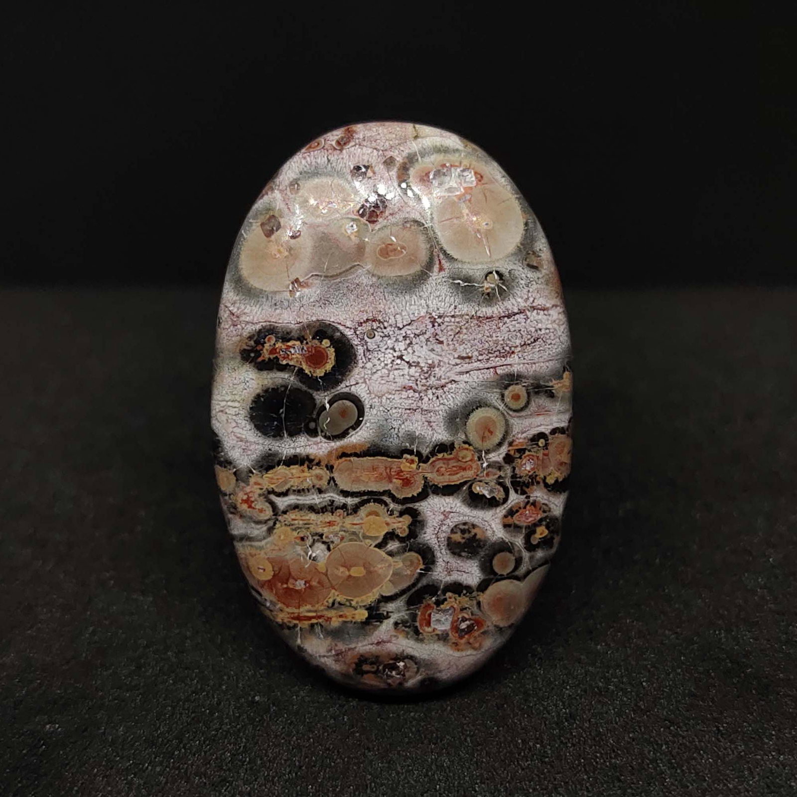 18.30 ct Natural Leopard Jasper: Natural Leopard Jasper with an exact weight is 18.30 ct.Top Quality stone