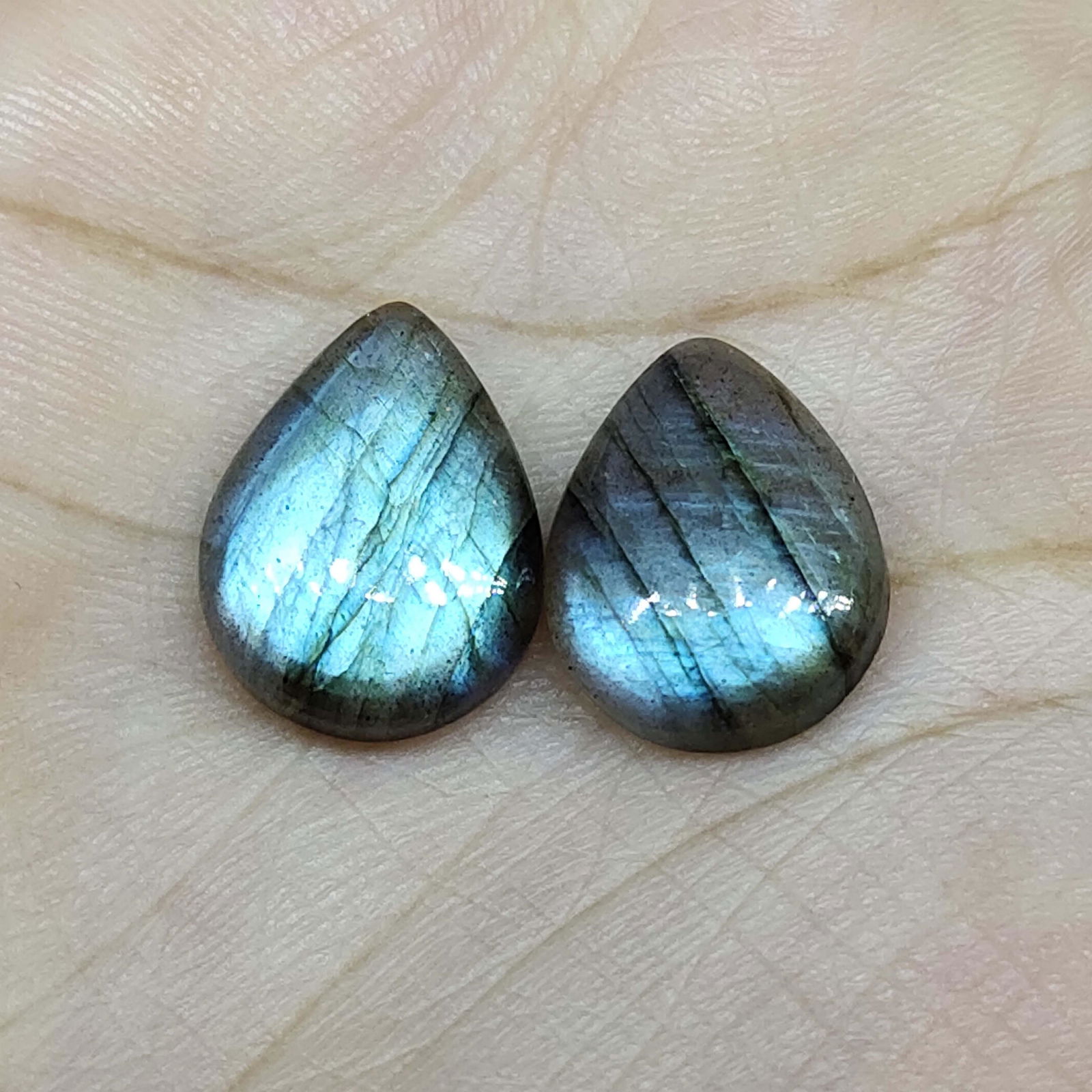 14.15 ct Natural Labradorite Pair: Natural Labradorite Pair with an exact weight is 14.15 ct.Top Quality stone