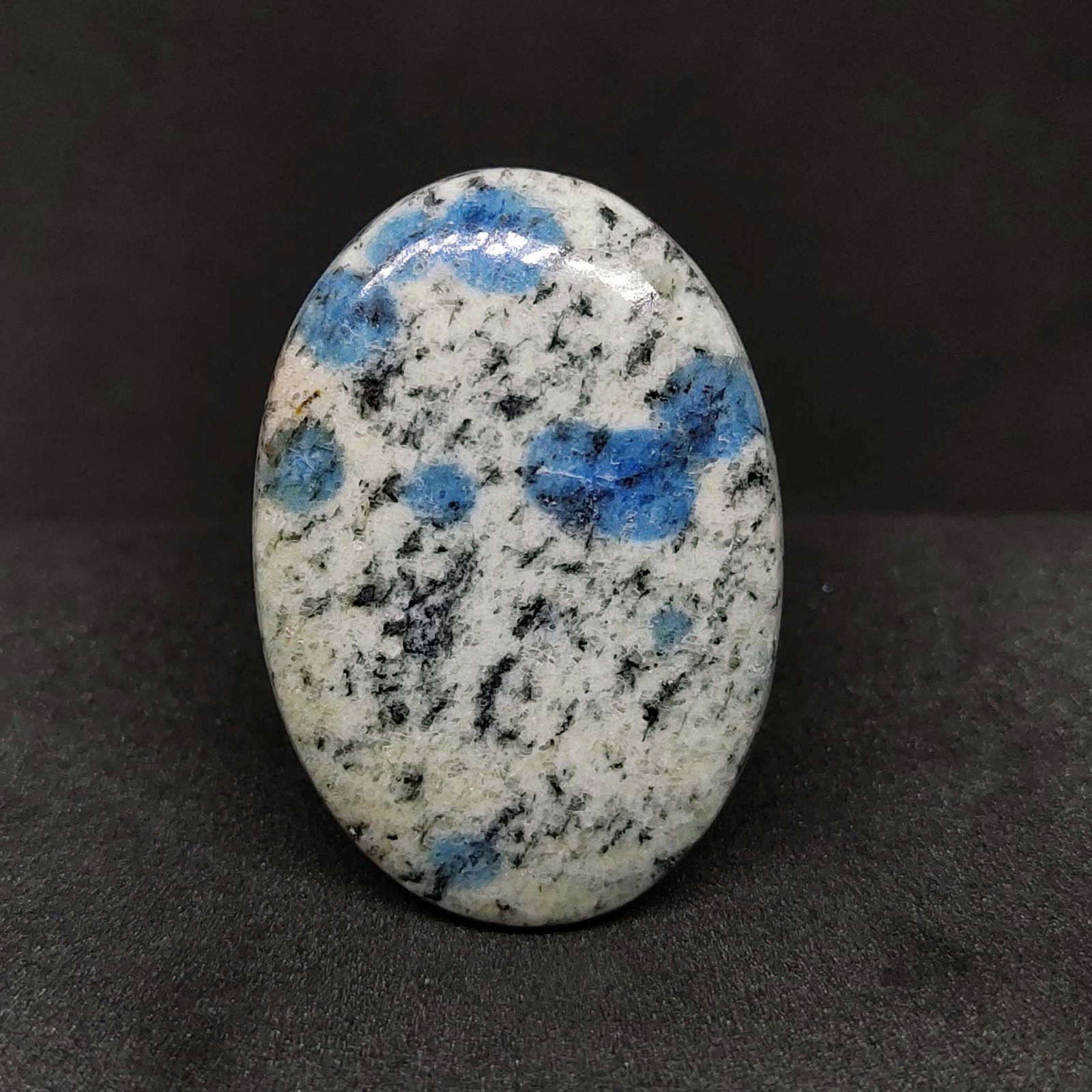 50.55 ct Natural K2 Jasper: Natural K2 Jasper with an exact weight is 50.55 ct.Top Quality stone