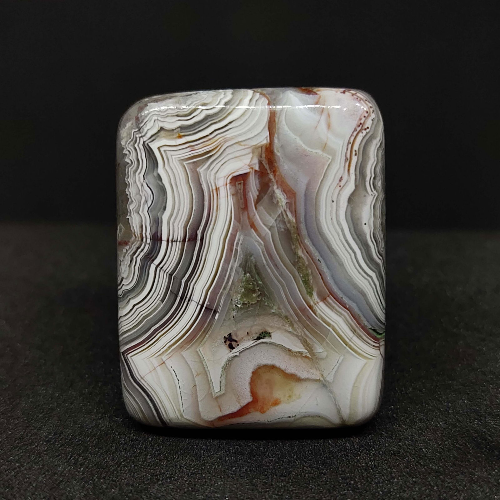 30.00 ct Natural Crazy Lace Agate (1 of 2)
