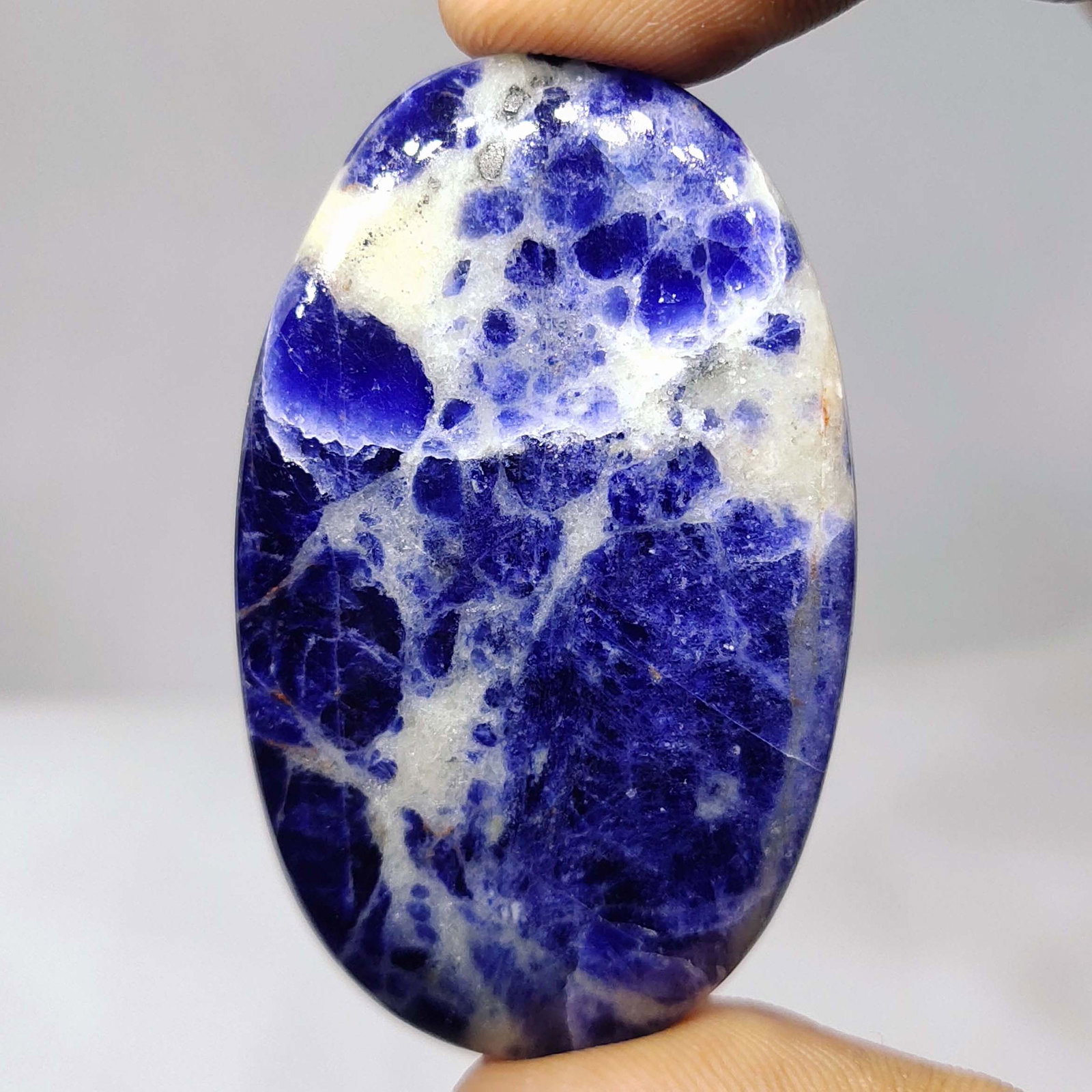 88.40 ct Natural Sodalite: Note : Listed stones dimensions are millimetres only, not centimetres and all are 100% Natural and rarely selected stones only