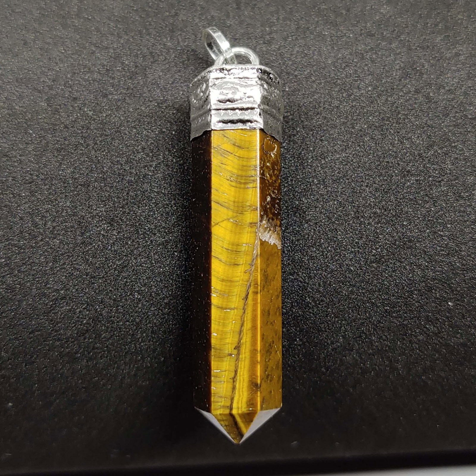 32.26 ct Natural Tiger Eye Pencil Pendant with Silver: Note : Listed stones dimensions are millimetres only, not centimetres and all are 100% Natural and rarely selected stones only