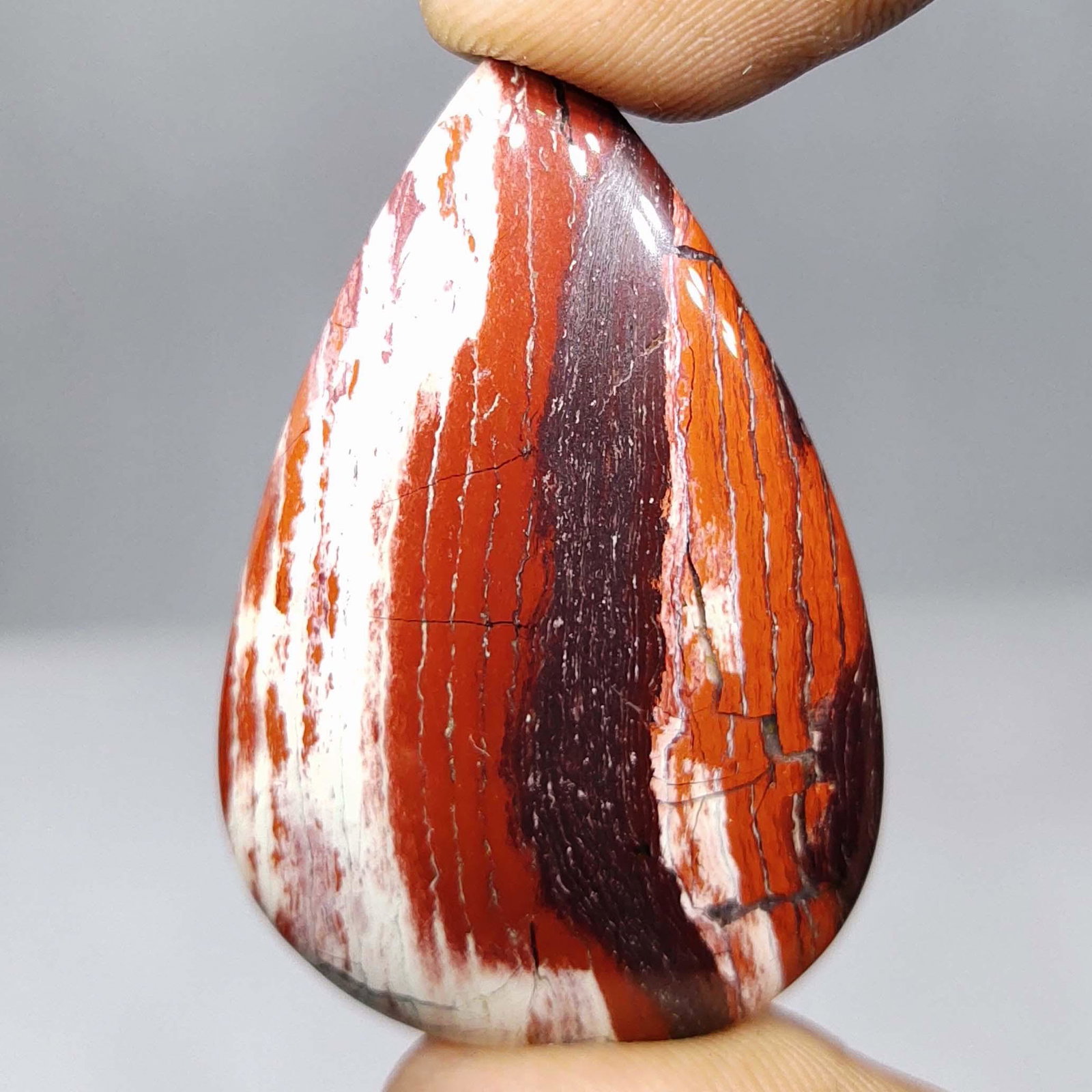 49.50 ct Natural Snake Skin Jasper: Natural Snake Skin Jasper with an exact weight is 49.50 ct.Top Quality stone