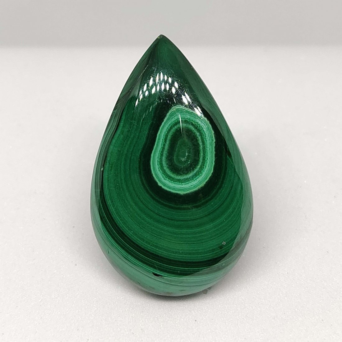 38ct Natural Malachite: Listed stones dimensions are millimetres only, not centimetres and all are 100% Natural stones and rarely collected from big quantity lots. BID WITH CONFIDENCE!!!