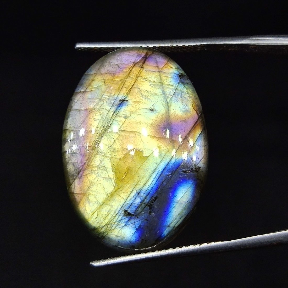 25.25ct Natural Multi Color Labradorite: Listed stones dimensions are millimetres only, not centimetres and all are 100% Natural stones and rarely collected from big quantity lots. BID WITH CONFIDENCE!!!