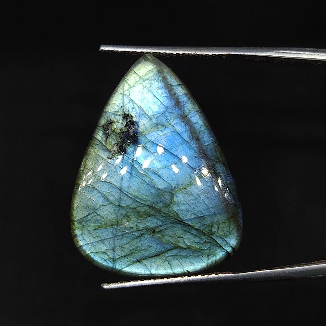 21.60ct Natural Multi Color Labradorite: Listed stones dimensions are millimetres only, not centimetres and all are 100% Natural stones and rarely collected from big quantity lots. BID WITH CONFIDENCE!!!