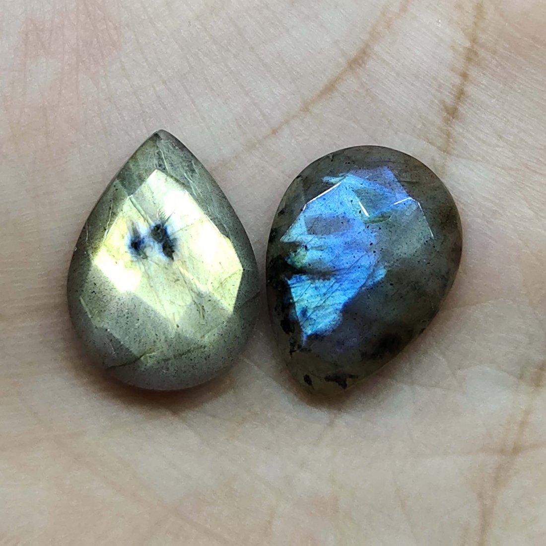 12.60ct Natural Faceted Labradorite Pair: Listed stones dimensions are millimetres only, not centimetres and all are 100% Natural stones and rarely collected from big quantity lots. BID WITH CONFIDENCE!!!
