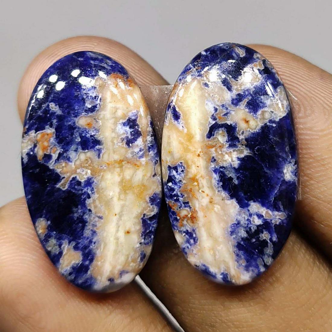 23.15 ct Top Grade Natural Sodalite Pair: Listed stones dimensions are millimetres only, not centimetres and all are 100% Natural stones and rarely collected from big quantity lots. BID WITH CONFIDENCE!!!
