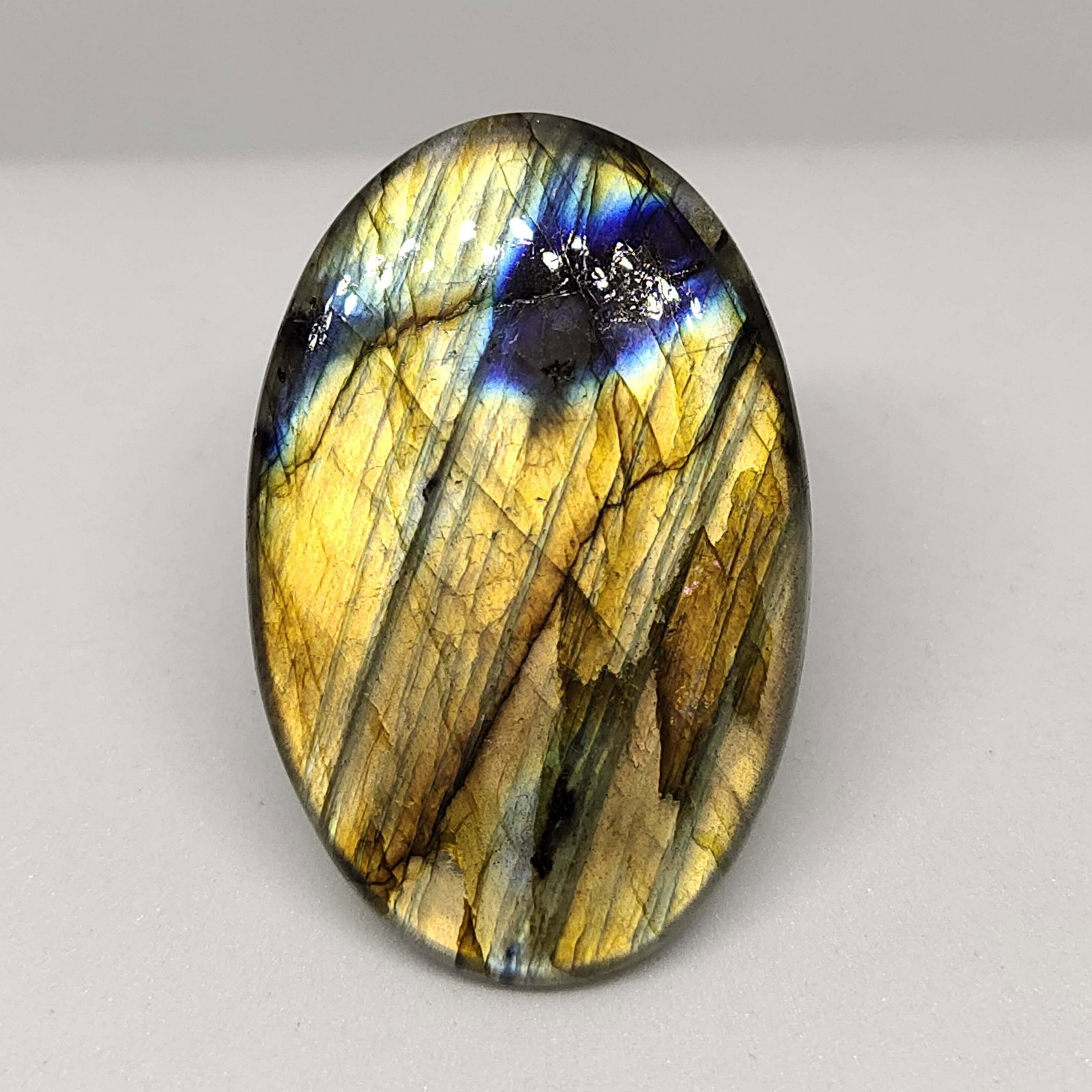 38.35 ct Natural Multi Labradorite: Listed stones dimensions are millimetres only, not centimetres and all are 100% Natural stones and rarely collected from big quantity lots. BID WITH CONFIDENCE!!!