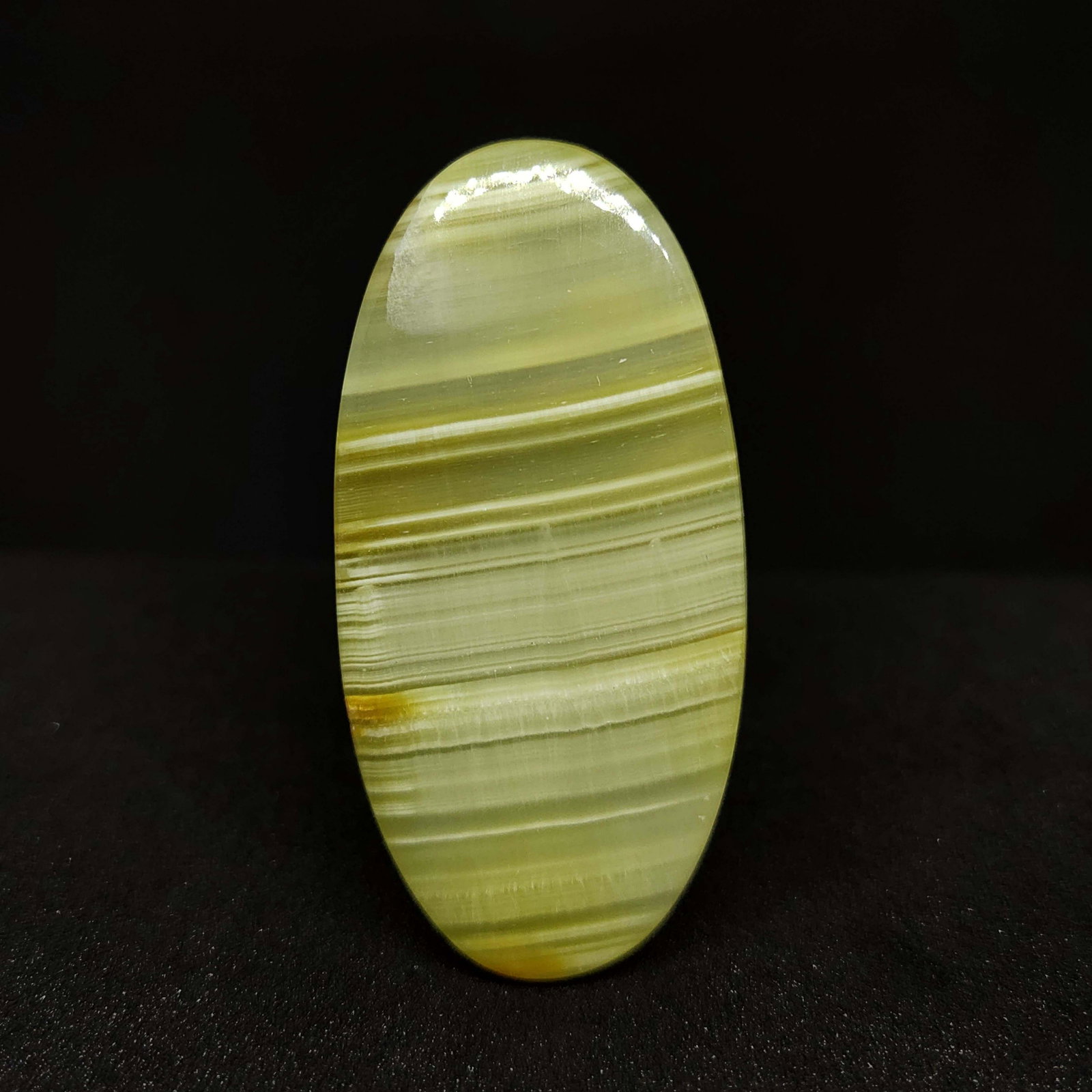 35.9 ct Natural Lemon Lace Agate: Listed stones dimensions are millimetres only, not centimetres and all are 100% Natural stones and rarely collected from big quantity lots. BID WITH CONFIDENCE!!!