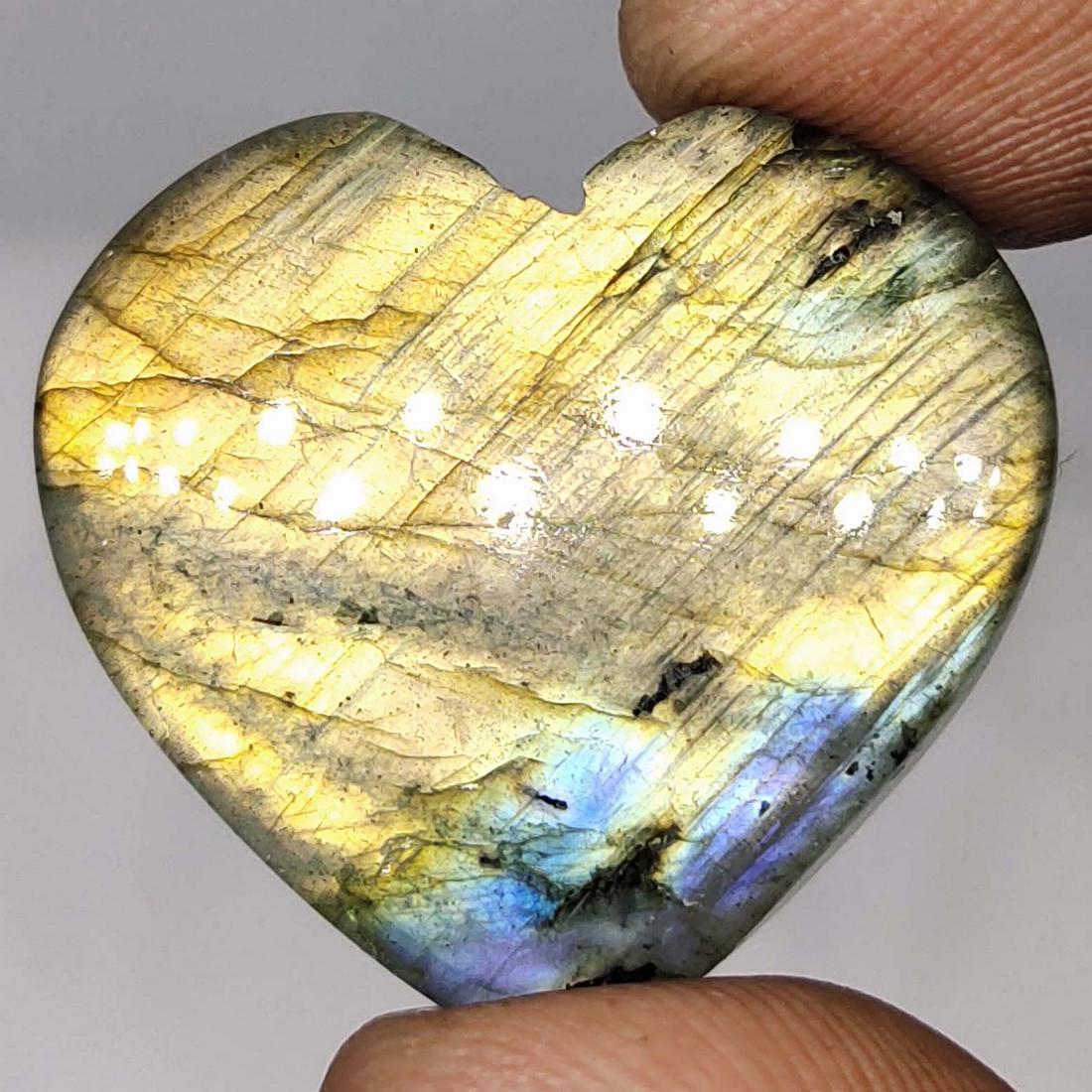 42.60 ct Natural Multi Labradorite: Listed stones dimensions are millimetres only, not centimetres and all are 100% Natural stones and rarely collected from big quantity lots. BID WITH CONFIDENCE!!!