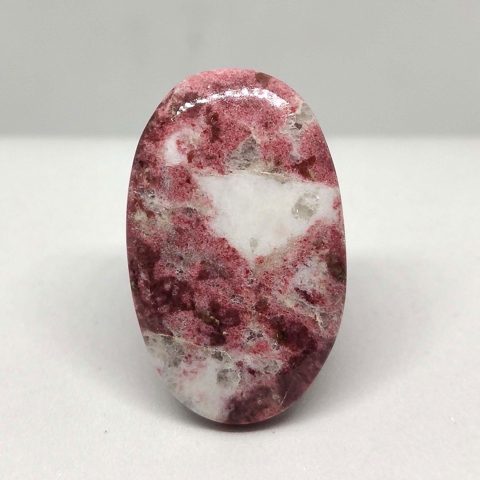 27.95 ct Top Grade Natural Thulite (1 of 2)