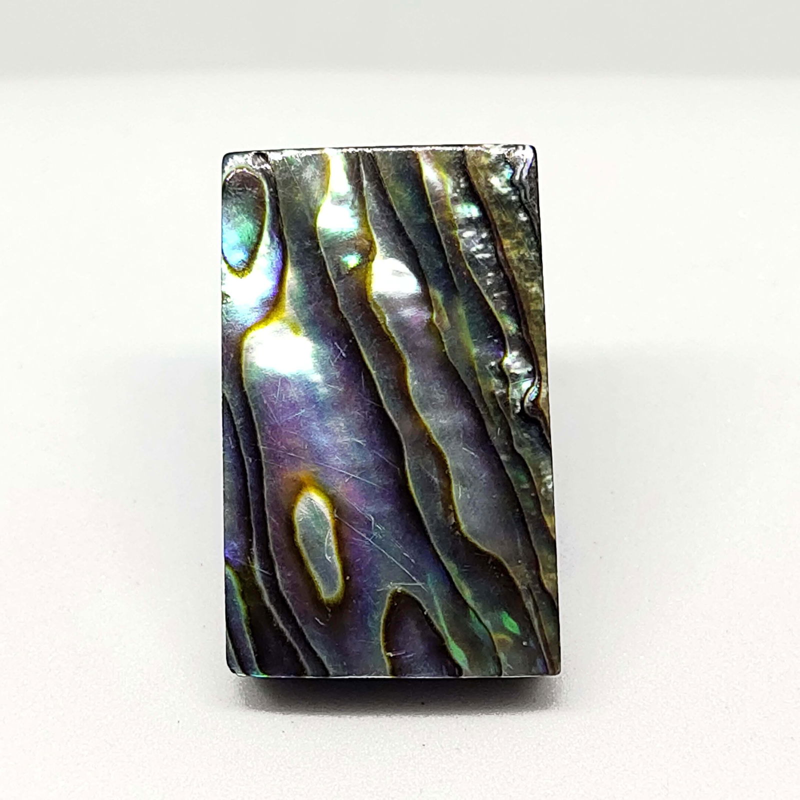 30.50 ct Natural Abalone Shell: All the stones listed are 100% natural and rarely selected from a big quantity lot also these are of very high quality. BID WITH CONFIDENCE!!! DIMENSIONS : 25X15X6 mm