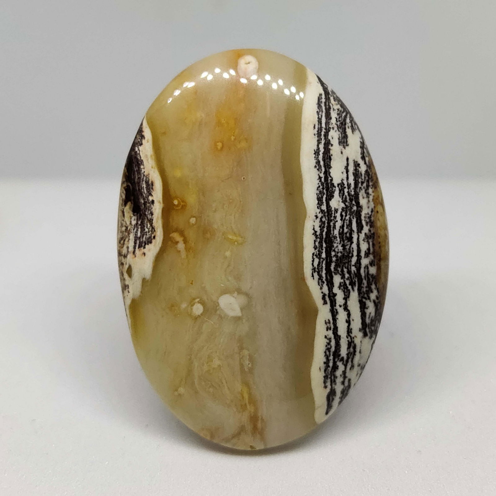 39.10 ct Very Rare Natural Wood Jasper: All the stones listed are 100% natural and rarely selected from a big quantity lot also these are of very high quality. BID WITH CONFIDENCE!!! DIMENSIONS : 36.15X24.85X5.47 mm