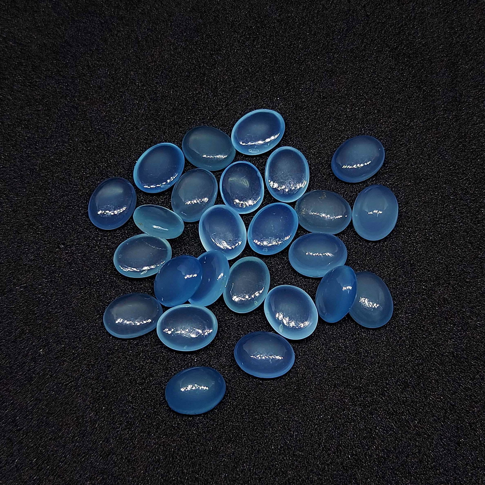27.60 ct Natural Blue Chalcedony Oval Lot (1 of 1)