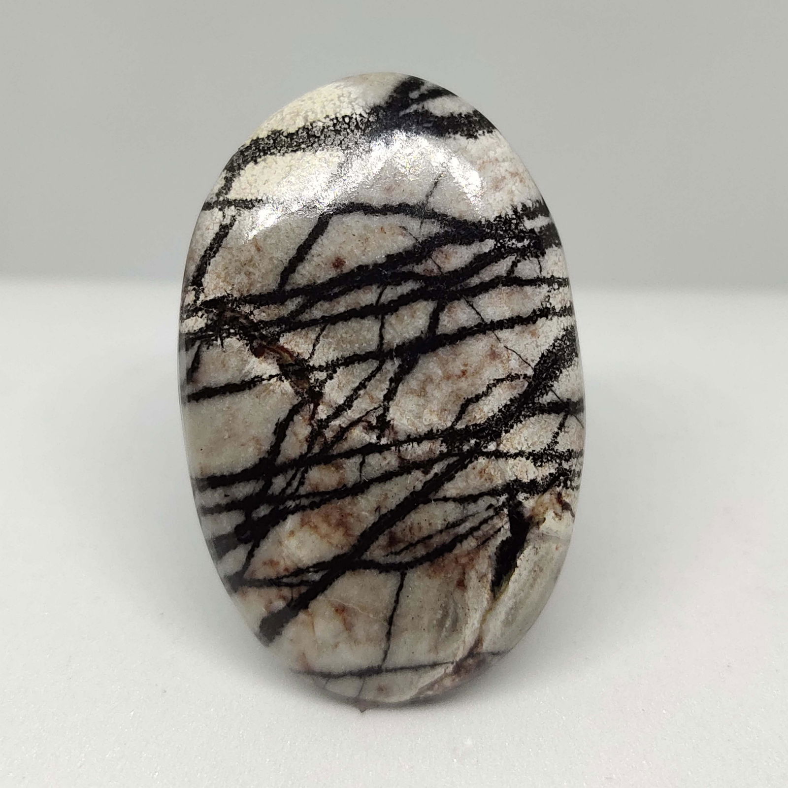 35.40 ct Natural Zebra Jasper: All the stones listed are 100% natural and rarely selected from a big quantity lot also these are of very high quality. BID WITH CONFIDENCE!!! DIMENSIONS : 35X22X5 mm