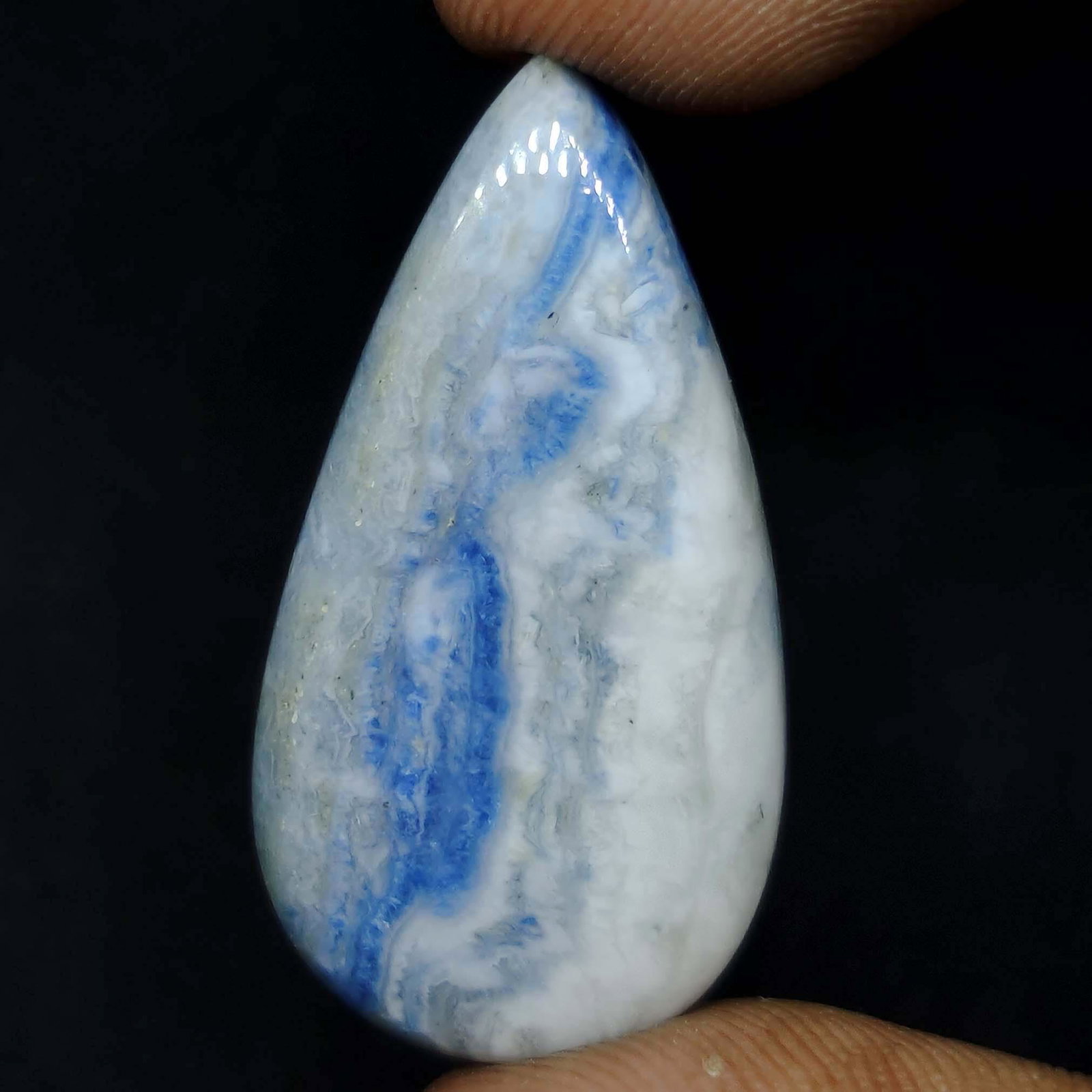 21.95 ct Natural Scheelite (1 of 1)