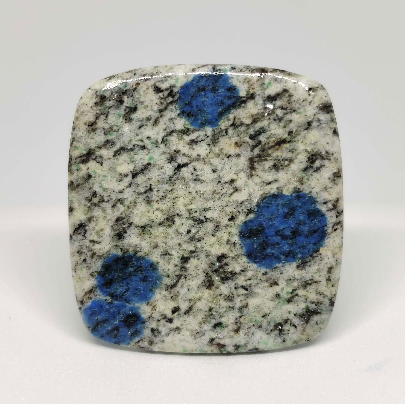 48.60 ct Natural K2 Jasper: All the stones listed are 100% natural and rarely selected from a big quantity lot also these are of very high quality. BID WITH CONFIDENCE!!! DIMENSIONS : 39X36X3.5 mm