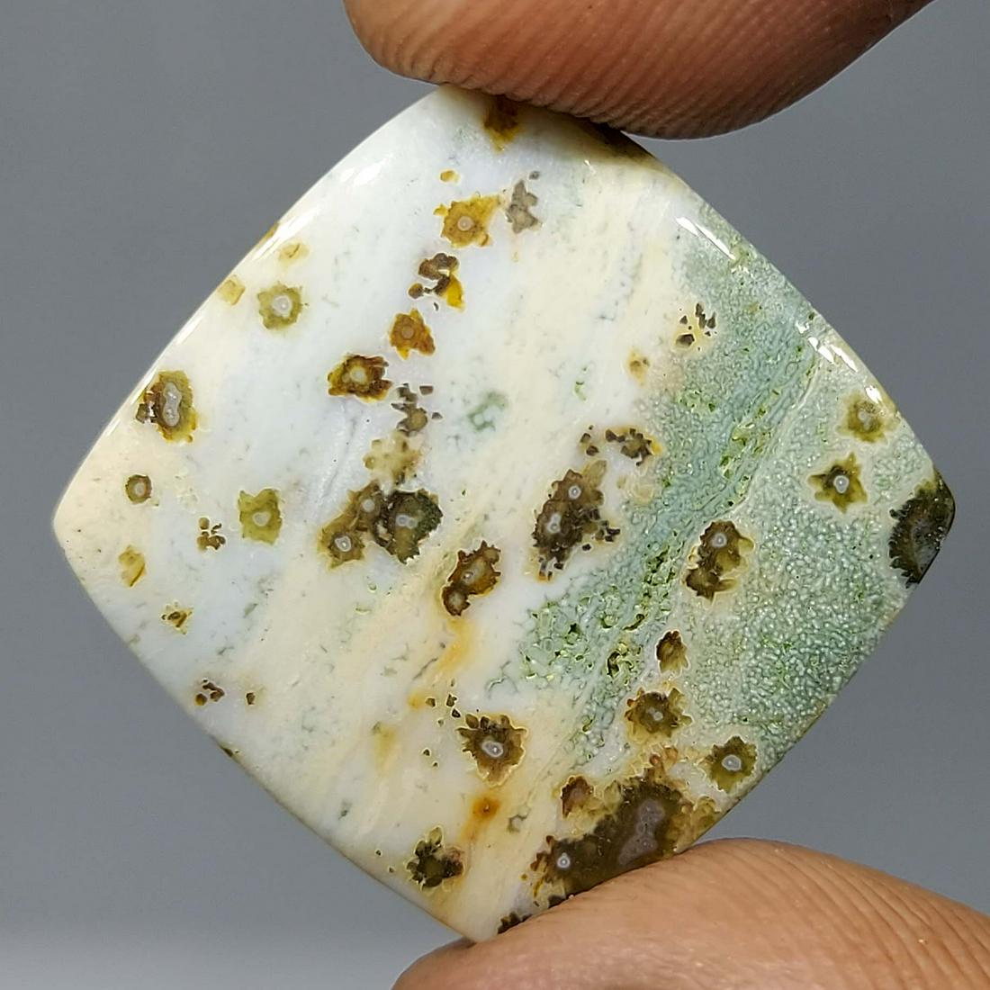 13.90 ct Natural Ocean Jasper: All the stones listed are 100% natural and rarely selected from a big quantity lot also these are of very high quality. BID WITH CONFIDENCE!!! DIMENSIONS : 20X20X3 mm