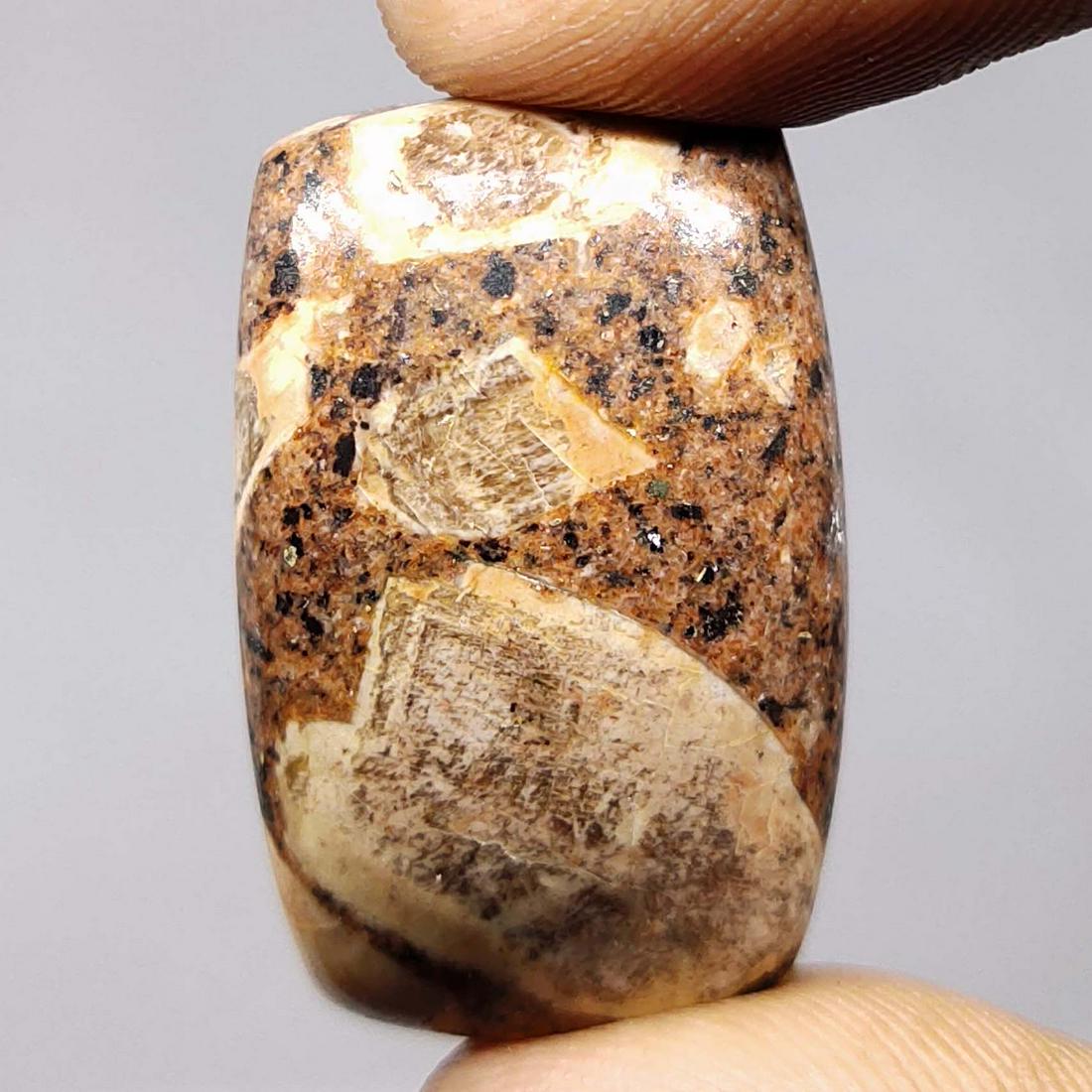 39.40 ct Rare Natural Bird Eye Jasper: All the stones listed are 100% natural and rarely selected from a big quantity lot also these are of very high quality. BID WITH CONFIDENCE!!! DIMENSIONS : 28X18X8 mm