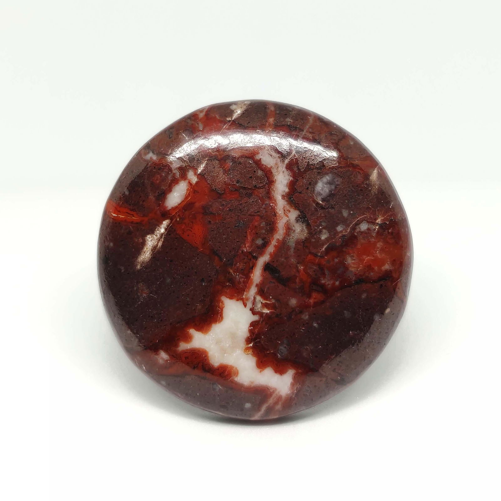 51.45 ct Top Grade Natural Red Jasper: All the stones listed are 100% natural and rarely selected from a big quantity lot also these are of very high quality. BID WITH CONFIDENCE!!! DIMENSIONS : 31.6X31.6X6 mm