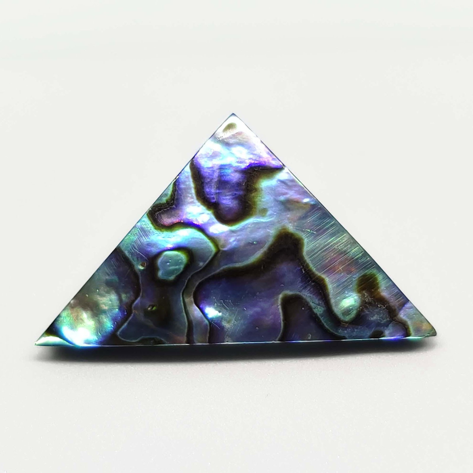 27.40 ct Top Grade Natural Abalone Shell: All the stones listed are 100% natural and rarely selected from a big quantity lot also these are of very high quality. BID WITH CONFIDENCE!!! DIMENSIONS : 36X21X6 mm