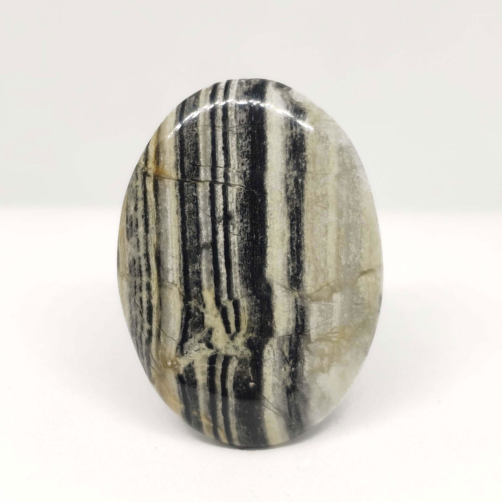 29.40 ct Natural Zebra Jasper: All the stones listed are 100% natural and rarely selected from a big quantity lot also these are of very high quality. BID WITH CONFIDENCE!!! DIMENSIONS : 32X23X5 mm
