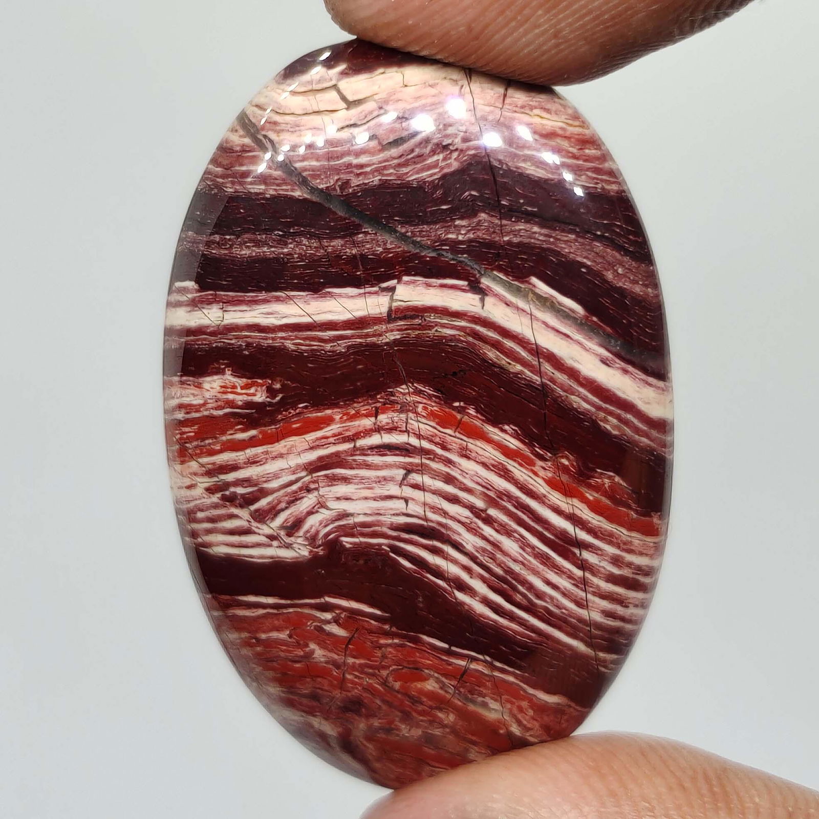 68.75 ct Natural Snake Skin Jasper: All the stones listed are 100% natural and rarely selected from a big quantity lot also these are of very high quality. BID WITH CONFIDENCE!!! DIMENSIONS : 37.5X27X7 mm