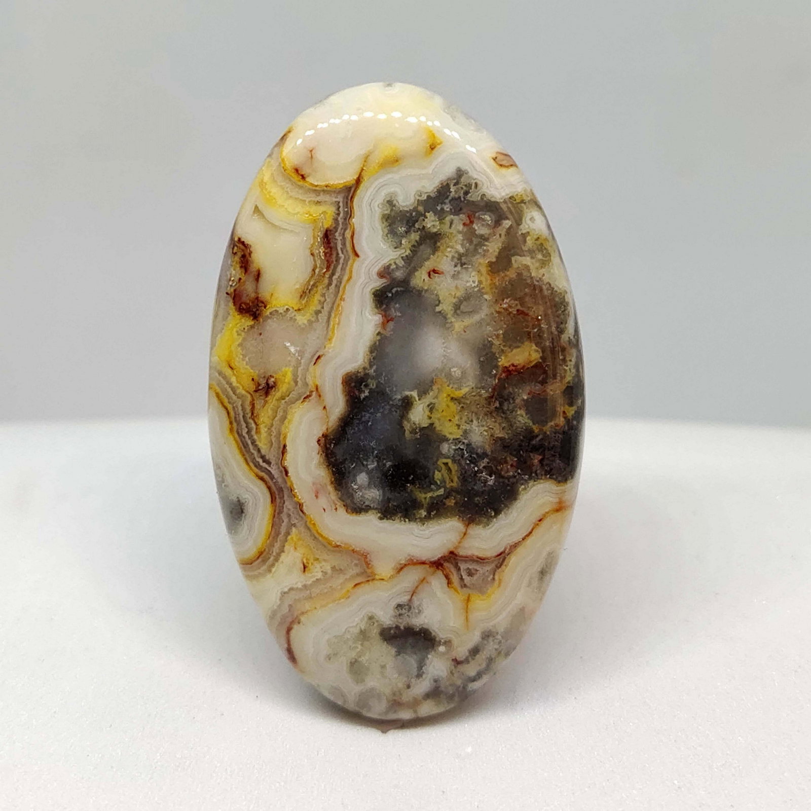 67.10 ct Natural Crazy Lace Agate: All the stones listed are 100% natural and rarely selected from a big quantity lot also these are of very high quality. BID WITH CONFIDENCE!!! DIMENSIONS : 43X26X6 mm