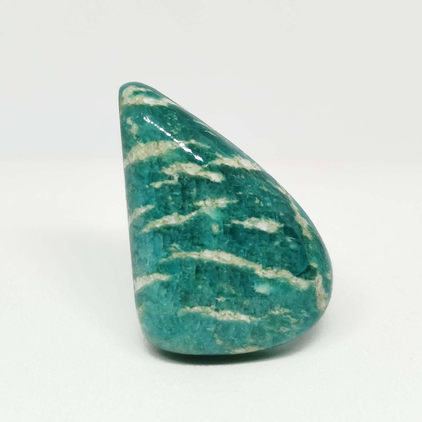 15.70 ct Natural Green Amazonite: All the stones listed are 100% natural and rarely selected from a big quantity lot also these are of very high quality. BID WITH CONFIDENCE!!! DIMENSIONS : 24X16X6 mm