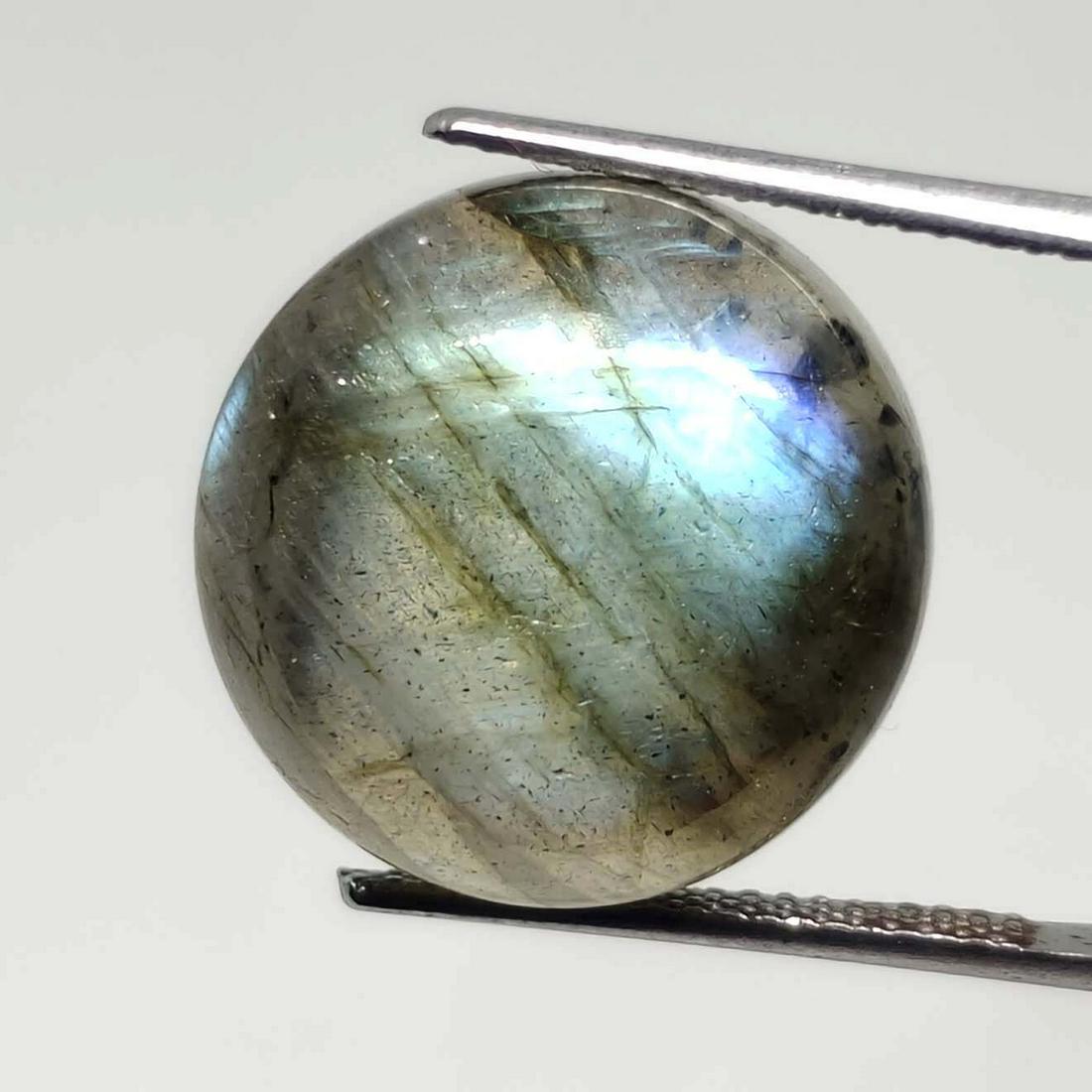16.65 ct Natural Labradorite: Gemstones: LabradoriteCarat Weights: 16.65 ct Size/Dimensions: 16 x 16 x 7 mmOrigin : India