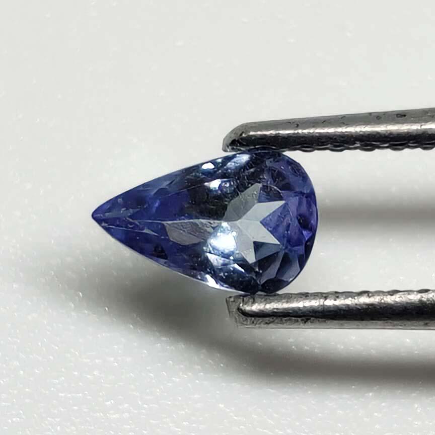 0.25 ct Natural Tanzanite: Gemstones: TanzaniteCarat Weights: 0.25 ct Size/Dimensions: 4 x 6 mmOrigin : Tanzania