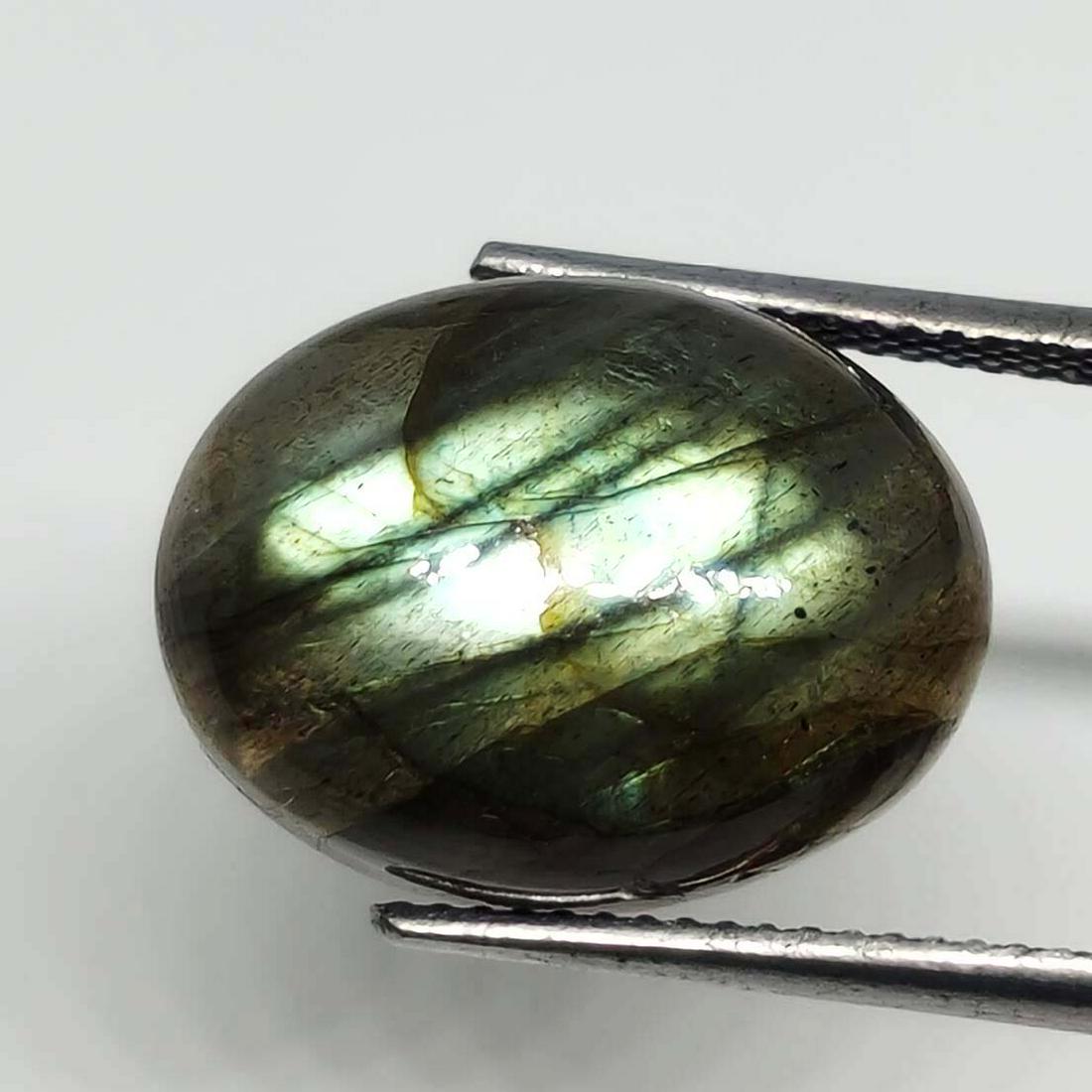 11.70 ct Natural Labradorite: Gemstones: LabradoriteCarat Weights: 11.70 ct Size/Dimensions: 16 x 12 x 6 mmOrigin : India
