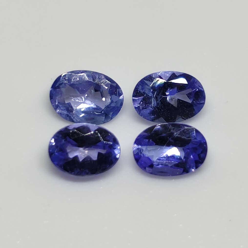0.60 ct Natural Tanzanite Lot: Gemstones: TanzaniteCarat Weights: 0.60 ct Size/Dimensions: 4 x 2 x 2 mmOrigin : Tanzania
