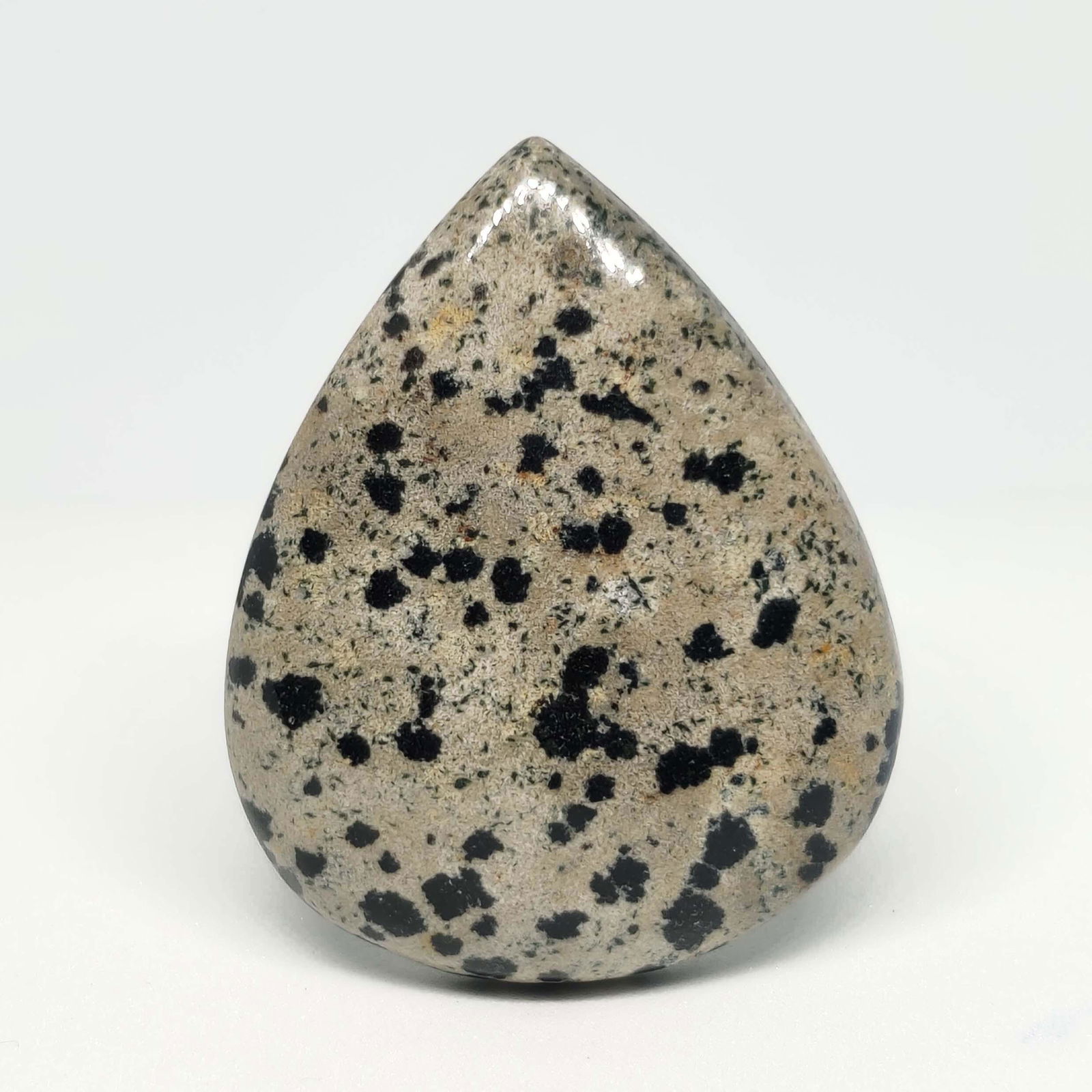 46.80 ct Natural Dalmatian Jasper: All the stones listed are 100% natural and rarely selected from a big quantity lot also these are of very high quality. BID WITH CONFIDENCE!!! DIMENSIONS : 36X29X7 mm