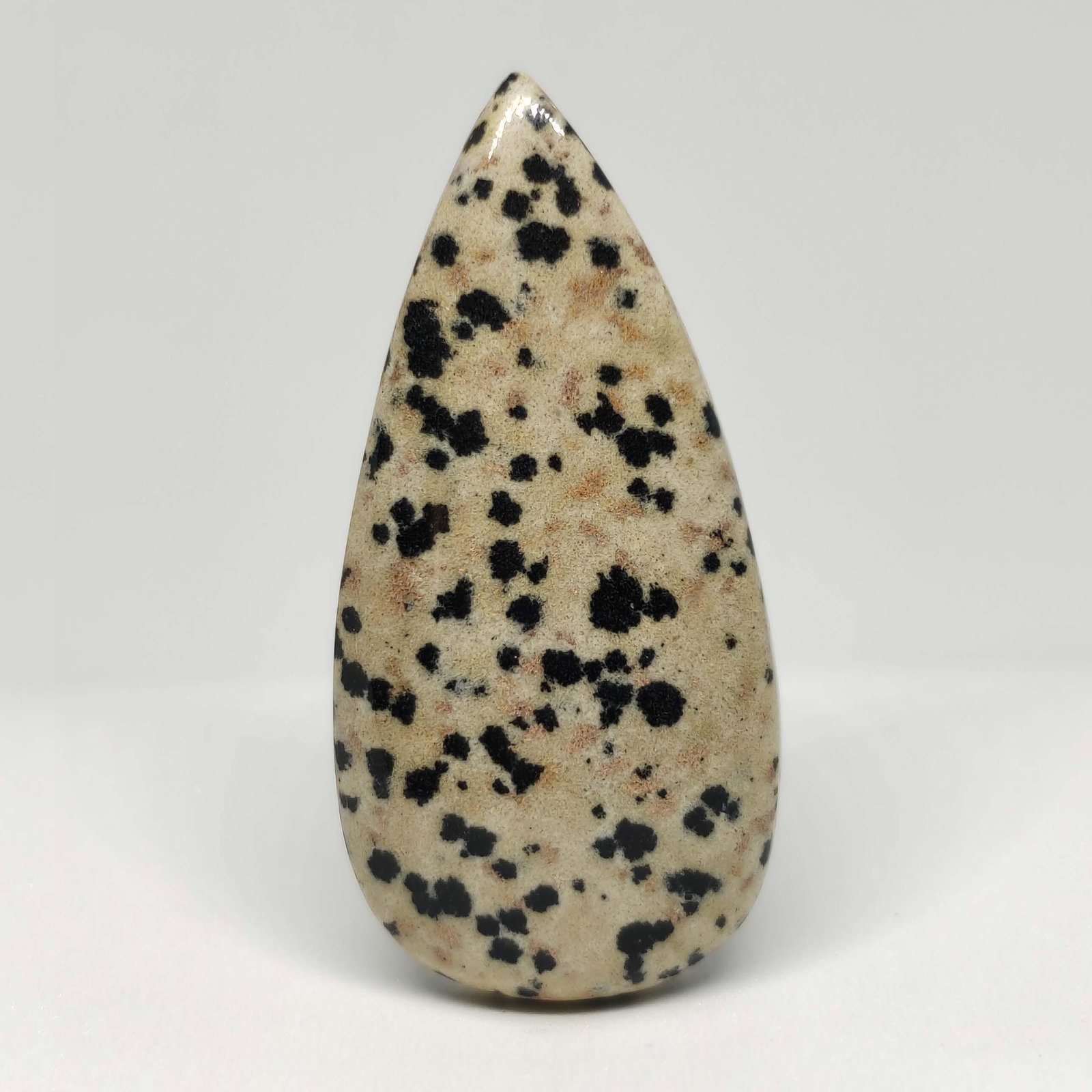 57.55 ct Natural Dalmatian Jasper: All the stones listed are 100% natural and rarely selected from a big quantity lot also these are of very high quality. BID WITH CONFIDENCE!!! DIMENSIONS : 48X23X7 mm