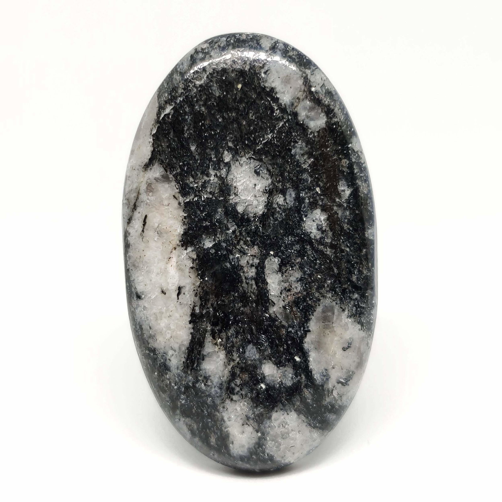 59.85 ct Natural Zebra Jasper: All the stones listed are 100% natural and rarely selected from a big quantity lot also these are of very high quality. BID WITH CONFIDENCE!!! DIMENSIONS : 45X26X6 mm