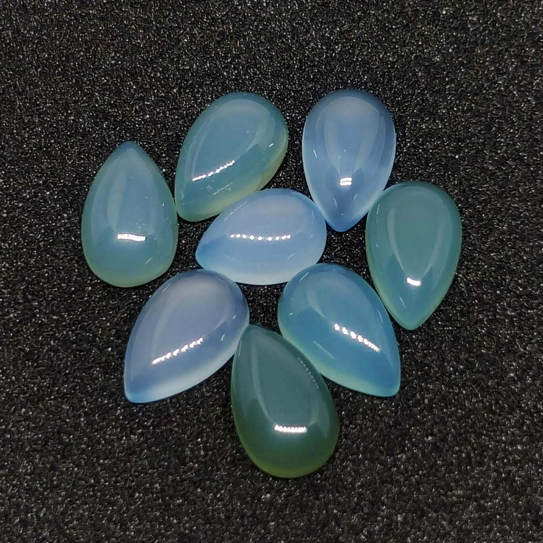 7.35 ct Natural Blue Chalcedony Lot: Gemstones: ChalcedonyCarat Weights: 7.35 ct Size/Dimensions: 5 x 7 mm