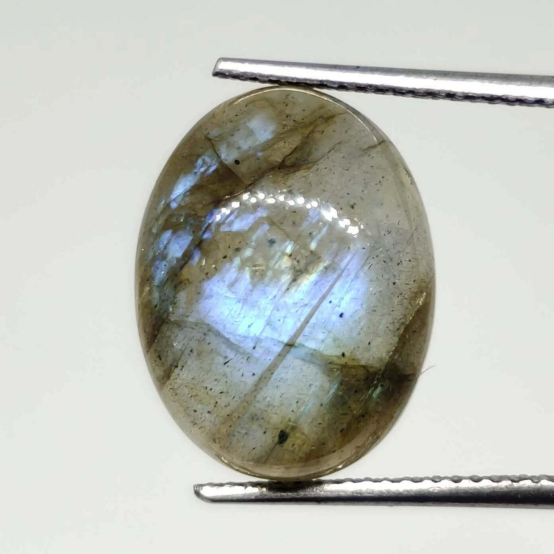 10.25 ct Natural Labradorite: Gemstones: LabradoriteCarat Weights: 10.25 ct Size/Dimensions: 16 x 12 x 6 mmOrigin : India