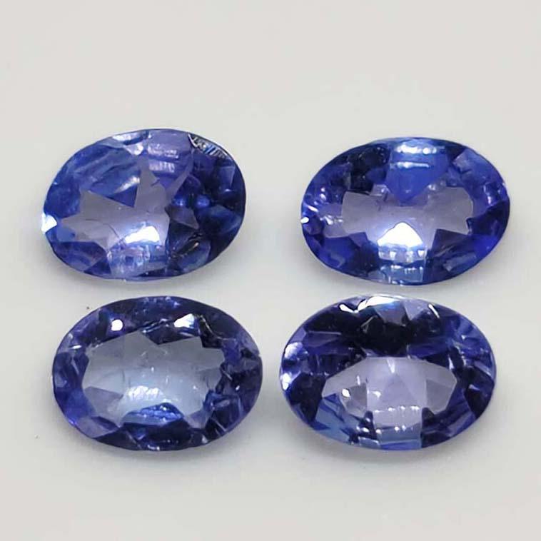 0.50 ct Natural Tanzanite Lot: Gemstones: TanzaniteCarat Weights: 0.50 ct Size/Dimensions: 4 x 2 x 1 mmOrigin : Tanzania