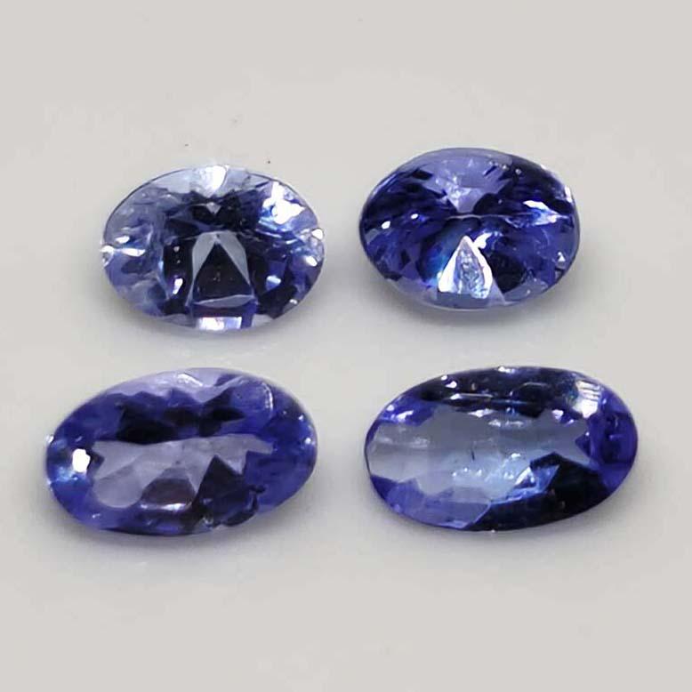 0.90 ct Natural Tanzanite Lot: Gemstones: TanzaniteCarat Weights: 0.90 ct Size/Dimensions: 5 x 3 mmOrigin : Tanzania