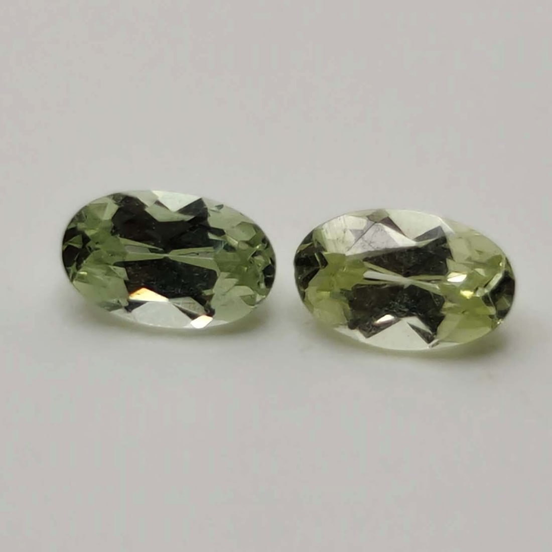 0.60 Ct "Expensive" Natural Pale Green Merelani Mint Garnet: Gemstones: Natural Mint GarnetCarat Weights: 0.60 ct Size/Dimensions: 5 X 3 mmOrigin: BrazilTreatment: None