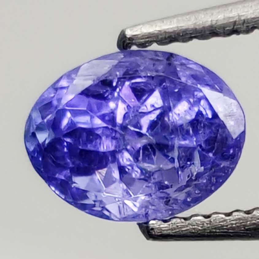 0.85 Ct Natural Tanzanite: Gemstones: Natural TanzaniteCarat Weights: 0.85 ct Size/Dimensions: 5 X 7 mmOrigin : Tanzania