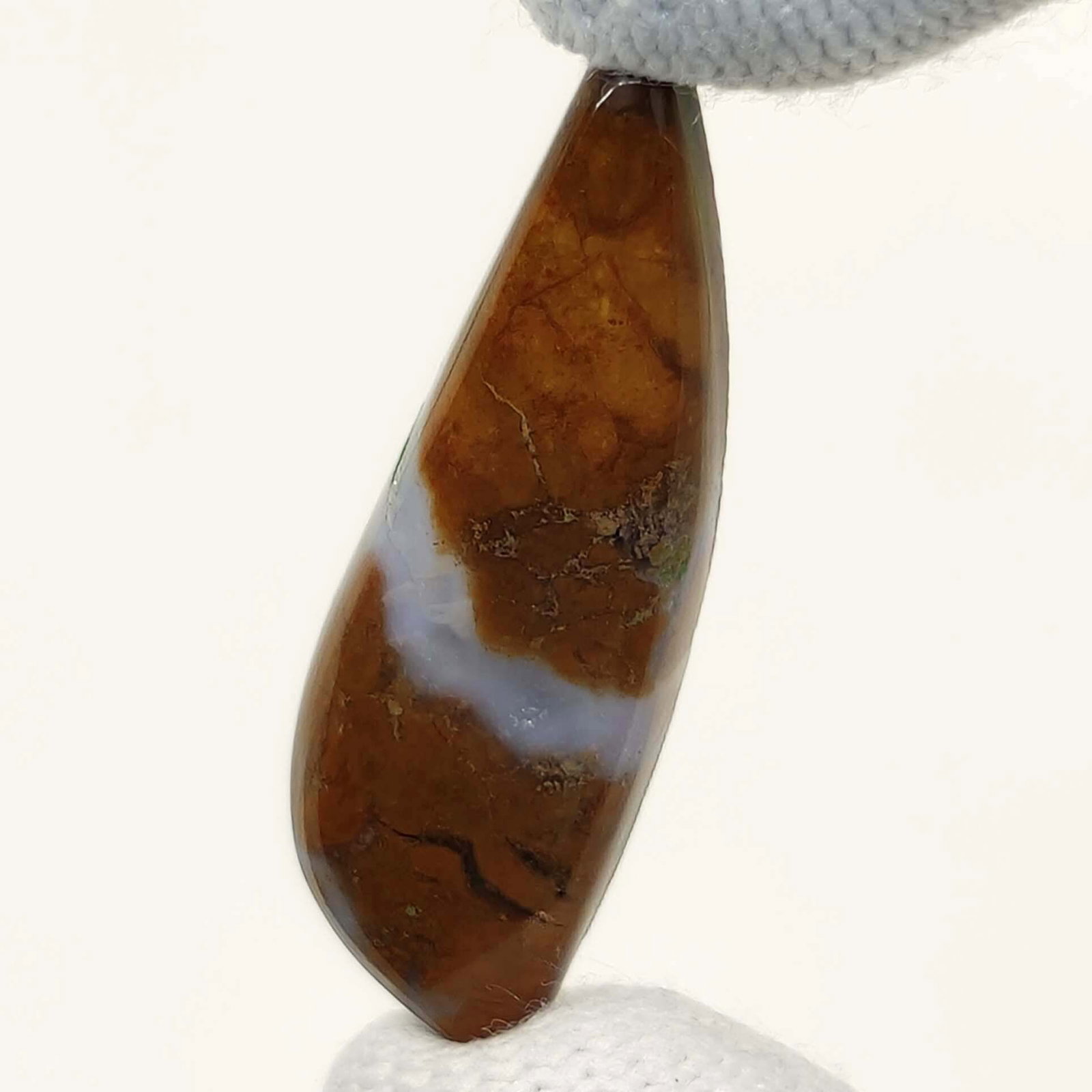 21.60 Ct Natural Rhyolite Jasper: Gemstones: Natural Japer Carat Weights: 21.60 ct Size/Dimensions: 38 X 12 X 5 mm