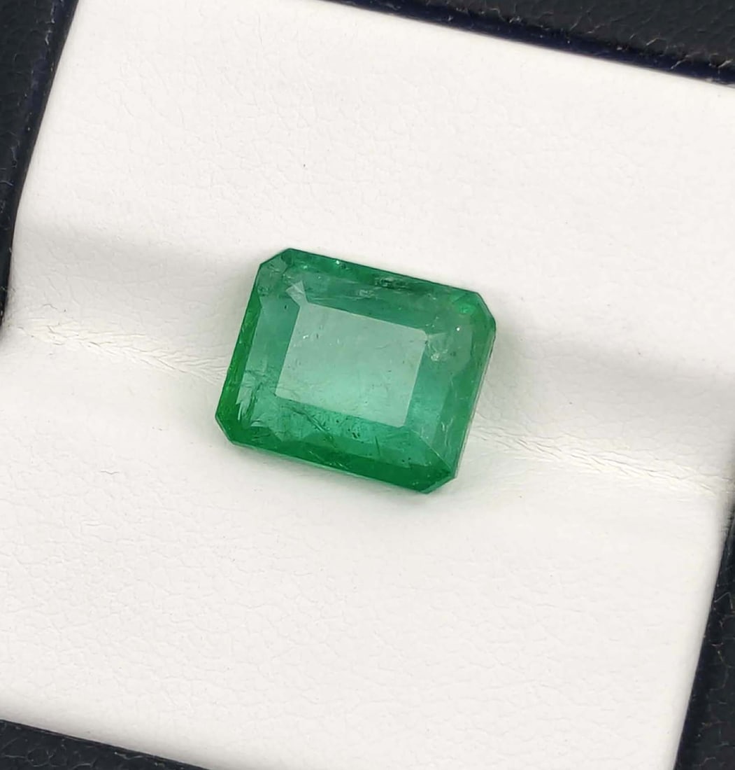 4.20 ct "Top Grade" Natural Zambian Emerald (1 of 4)