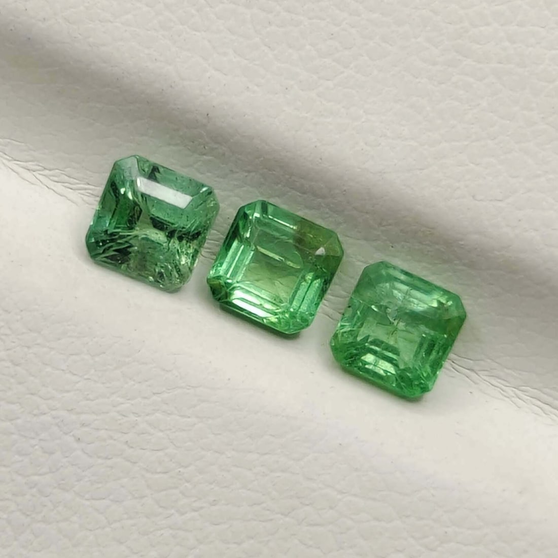 1.35 ct Natural Zambian Emerald Set (1 of 2)